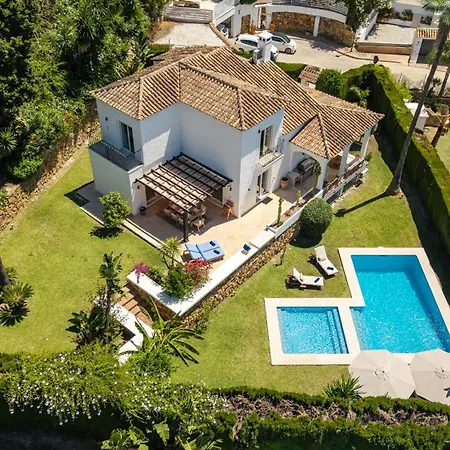Vacation I Birkin, Heated Pool, Andalusian Style, Gym, Cine, Golf Valley, 6 Min Puerto Banus Villa