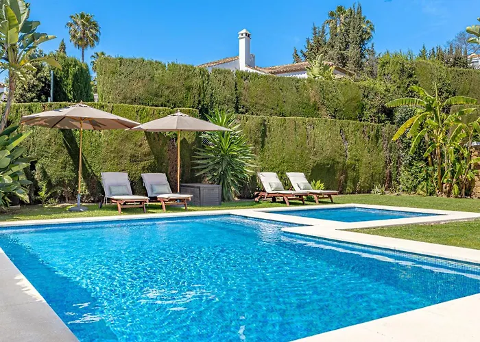 Vacation I Birkin, Heated Pool, Andalusian Style, Gym, Cine, Golf Valley, 6 Min Puerto Banus Villa *