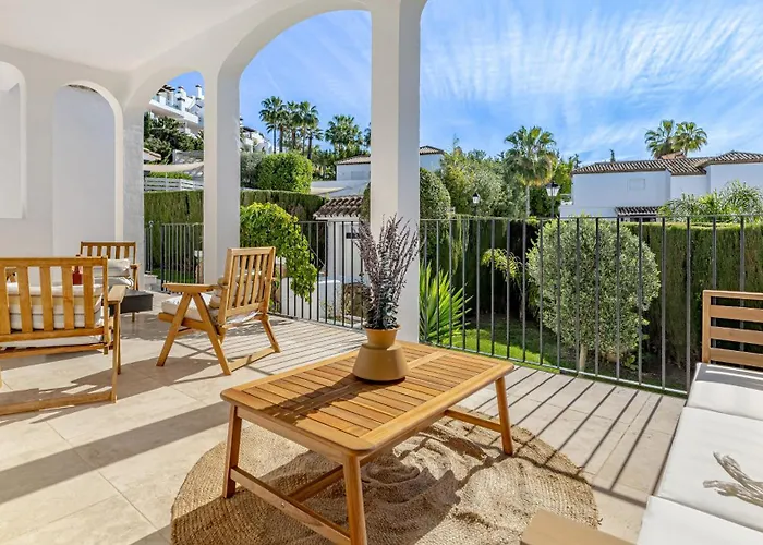 Villa Vacation I Birkin, Heated Pool, Andalusian Style, Gym, Cine, Golf Valley, 6 Min Puerto Banus