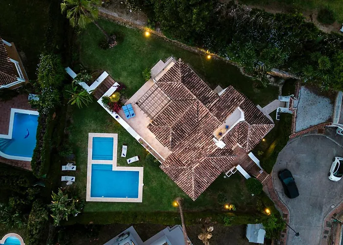 Vacation I Birkin, Heated Pool, Andalusian Style, Gym, Cine, Golf Valley, 6 Min Puerto Banus * Marbella