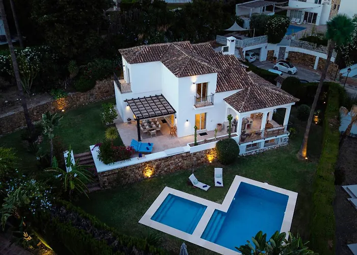 Vacation I Birkin, Heated Pool, Andalusian Style, Gym, Cine, Golf Valley, 6 Min Puerto Banus Villa Marbella