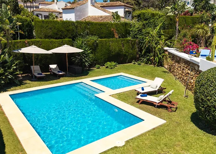Villa Vacation I Birkin, Heated Pool, Andalusian Style, Gym, Cine, Golf Valley, 6 Min Puerto Banus *