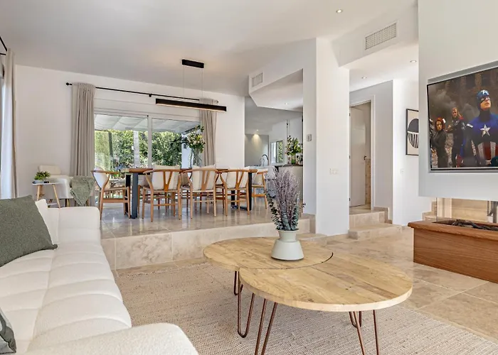 Vacation I Birkin, Heated Pool, Andalusian Style, Gym, Cine, Golf Valley, 6 Min Puerto Banus