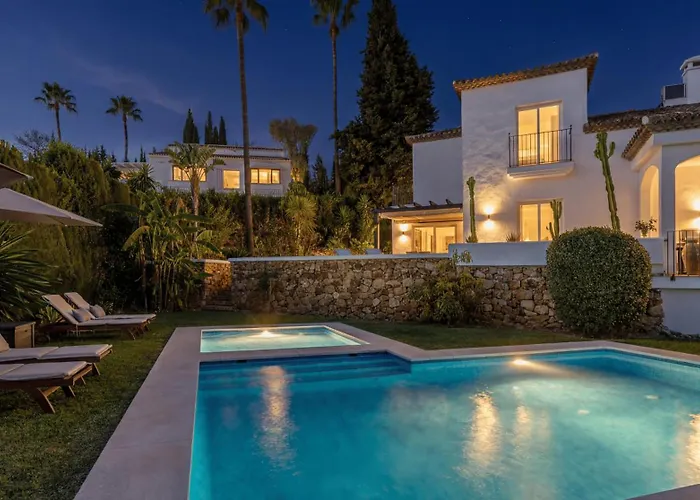 Villa Vacation I Birkin, Heated Pool, Andalusian Style, Gym, Cine, Golf Valley, 6 Min Puerto Banus Marbella