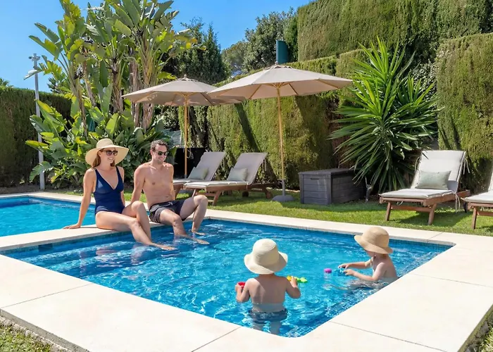 Vacation I Birkin, Heated Pool, Andalusian Style, Gym, Cine, Golf Valley, 6 Min Puerto Banus Villa *