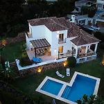 Vacation I Birkin, Heated Pool, Gated Community, Andalusian Style, Gym, Cine, Golf Valley, 6 Min Puerto Banus Villa Marbella